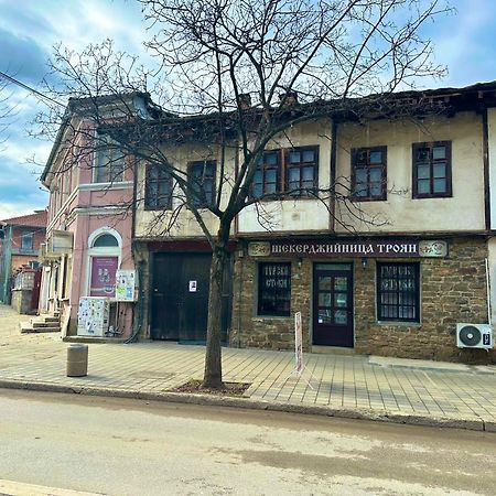 Дом Тодор И Тота Мутевски Troyan  Exterior photo