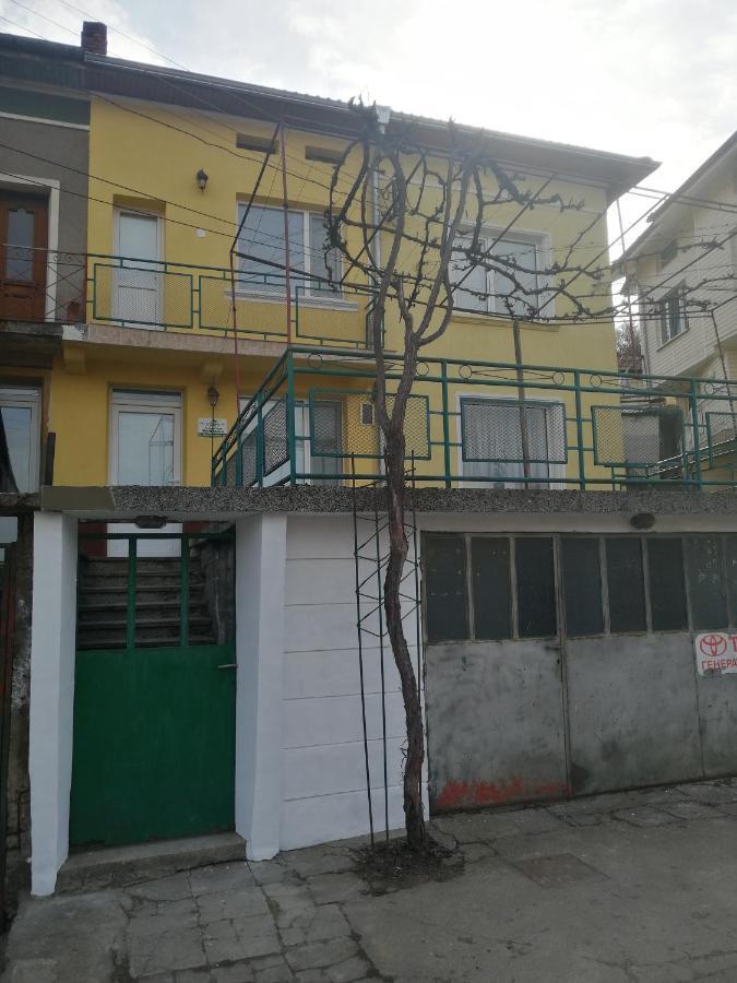 Дом Тодор И Тота Мутевски Troyan  Exterior photo