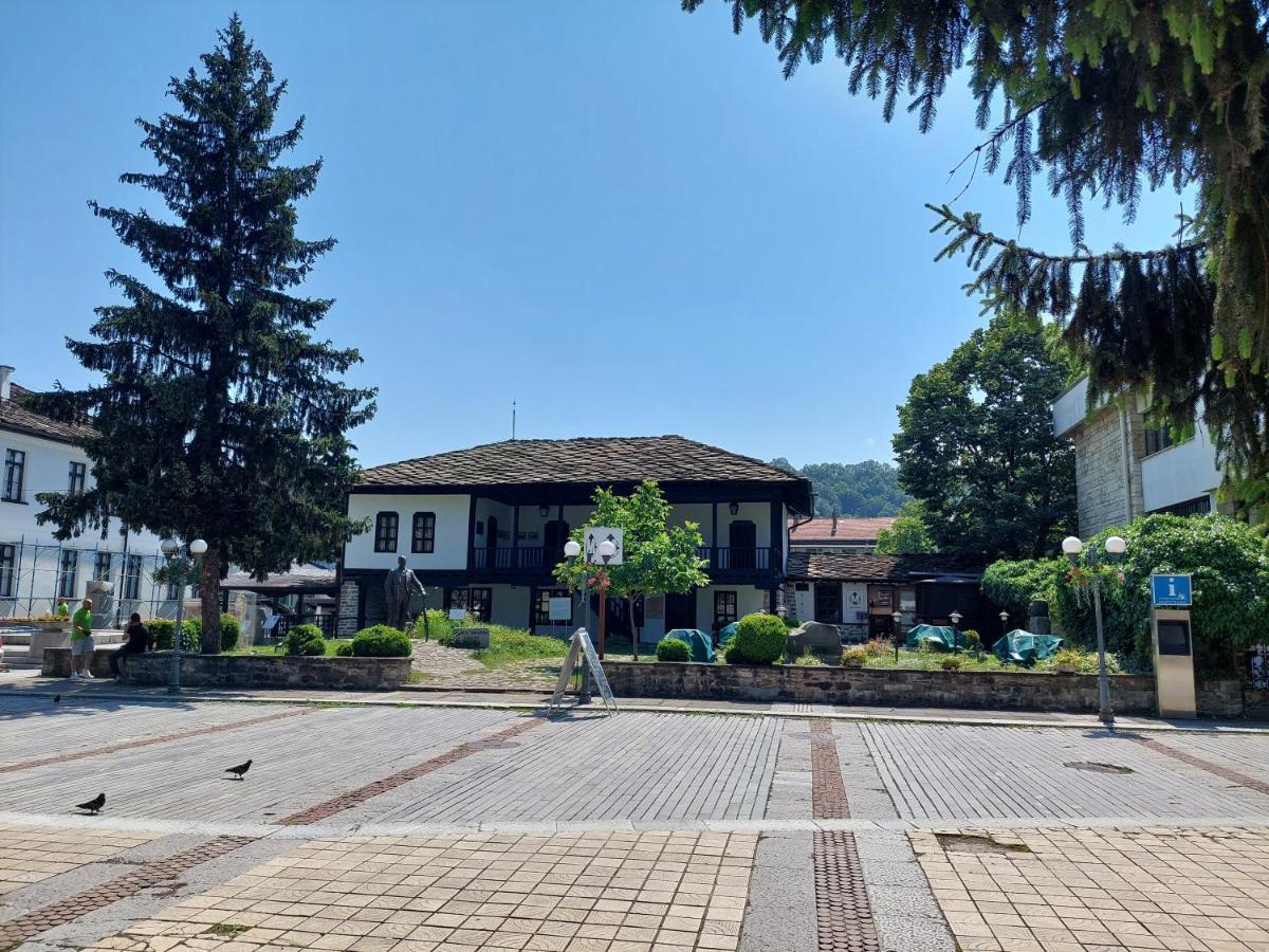 Дом Тодор И Тота Мутевски Troyan  Exterior photo